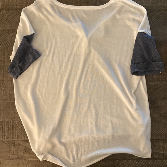 Comfy over sized baseball tee from American eagle in good condition! - Picture 3 of 3